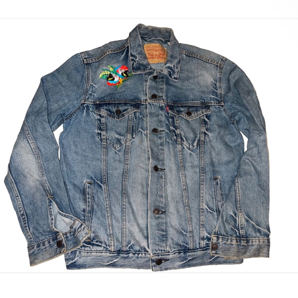 Levi’s men’s denim trucker jacket custom patch